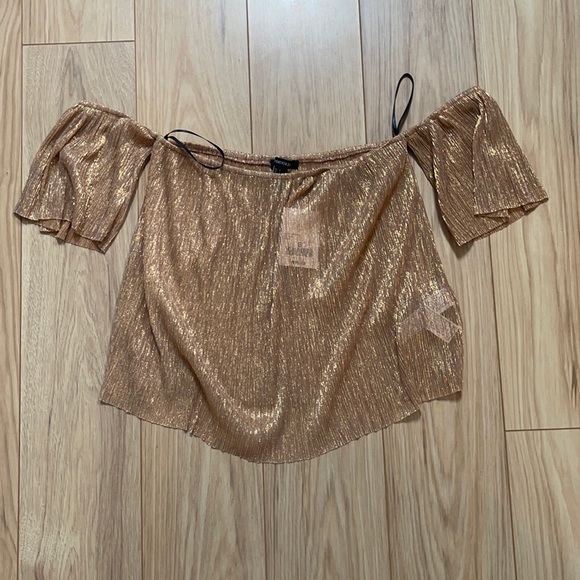NWT Gold Metallic Off the Shoulder top - Picture 1 of 1